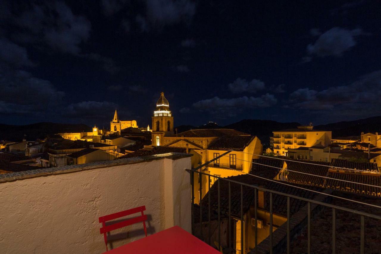 Case Spazioscena - Tersicore Castelbuono (Sicily) Exterior foto