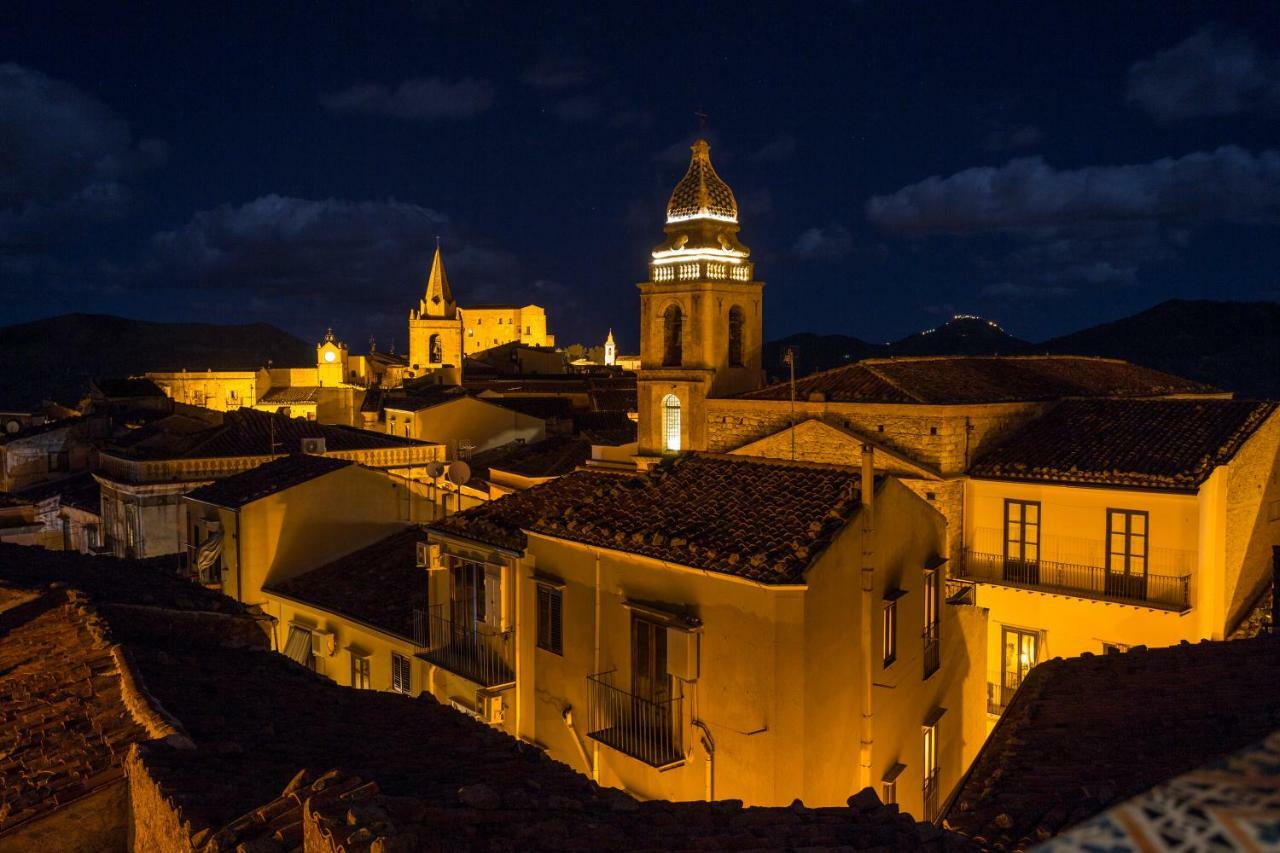 Case Spazioscena - Tersicore Castelbuono (Sicily) Exterior foto